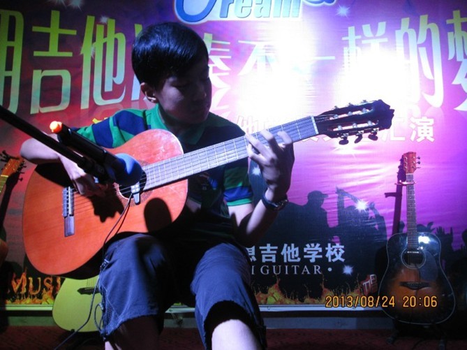 ���뼪��ѧУ���ջ���