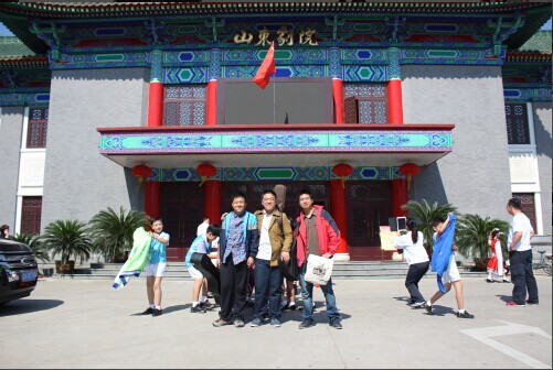 ��Уѧ���μ�ɽ�����ֽ��ܾ���