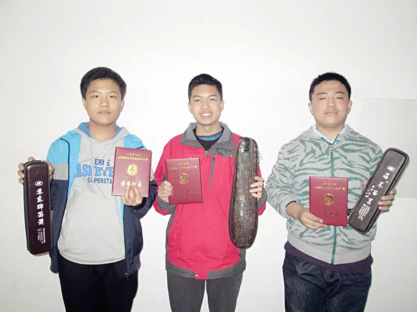 ��У��λ����ѧ���ٻ�ɽ�����ֽ�